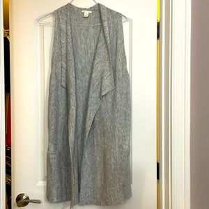 H&M long grey light-weight sweater vest with pockets.
